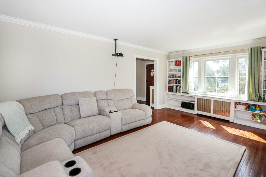 60 Roosevelt Ave, Glen Head 024 60 Roosevelt Ave, Glen Head 024