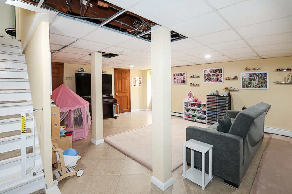 60 Roosevelt Ave, Glen Head 33 60 Roosevelt Ave, Glen Head 33